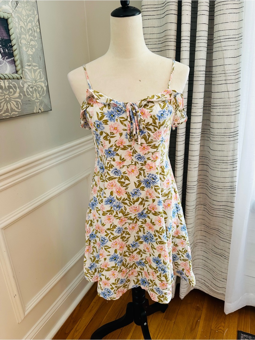 ASTR The Label Hannah Mini Floral Ruffle Dress Sz M